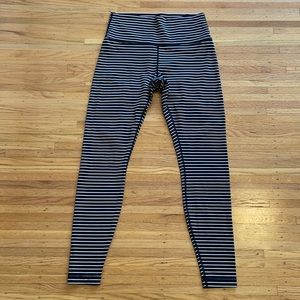 Wunder under luxtreme high rise leggings 28"